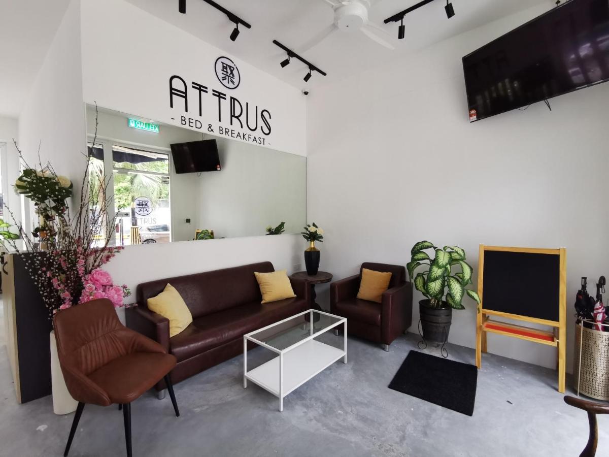 Attrus Bed & Breakfast Hostel Джохор Бахру Екстериор снимка